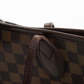 Louis Vuitton, A Damier Ebene 'Neverfull GM' Bag.