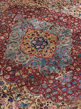 CARPET. Semi-antique Silk Kashan. 428 x 315,5 cm.