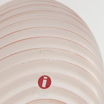 Oiva Toikka, A glass bird, 'Millen'. Signed O. Toikka Nuutajärvi 2000.