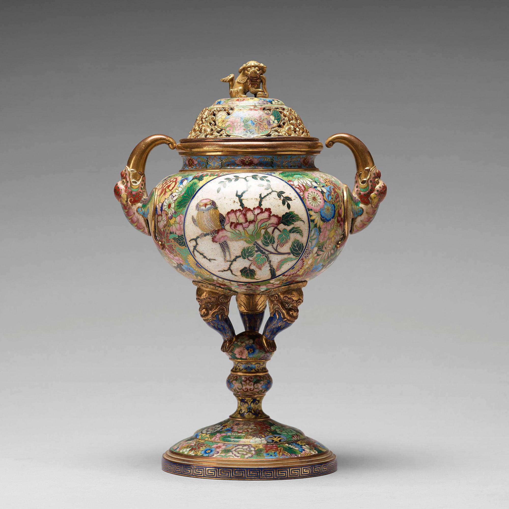 A cloisonné censer with cover, Qing dynasty, circa 1900.