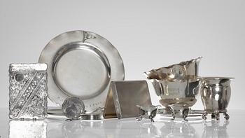 PARTI SILVER, 12 delar. Bl.a svenska och engelska stämplar, div mästare 1900-tal. Tot c:a 800 g.