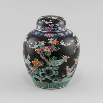 LOCKBOJAN, porslin, Kina, 1900-tal.