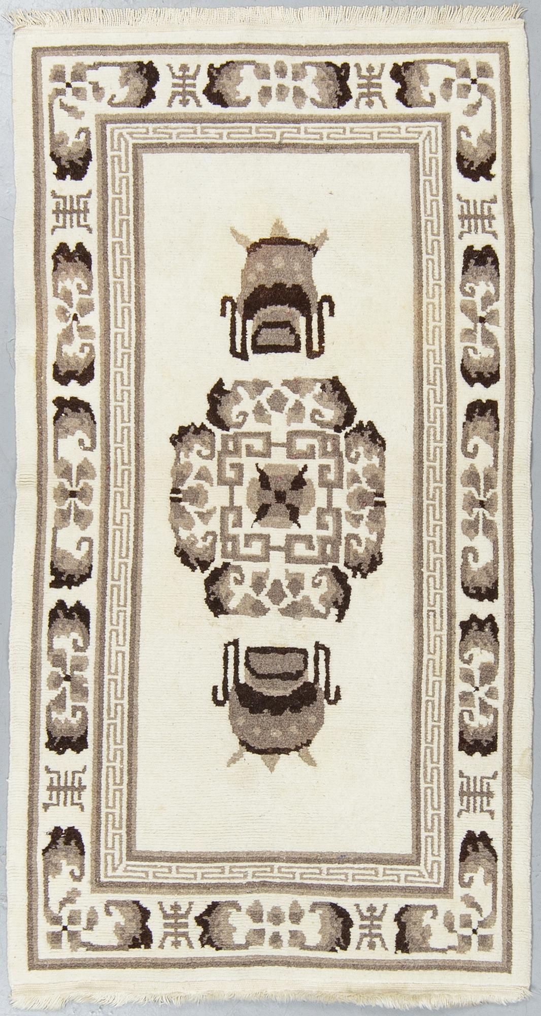 Matta, Old Tibet, ca 165 x 92 cm.