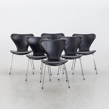 ARNE JACOBSEN, "Sjuan", 6 chairs.