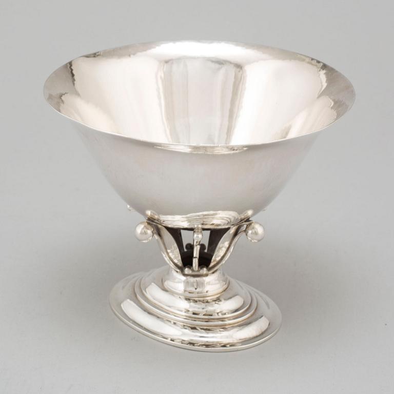 JOHAN ROHDE, a sterling bowl from Georg Jensen, Denmark 1925-32.