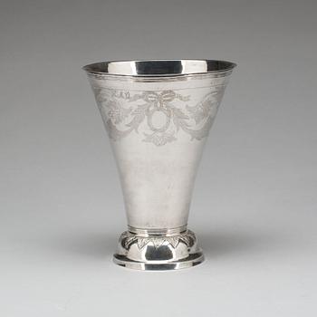 POKAL, silver, Lars Löfgren, Hudiksvall 1845. Vikt 298 gram.