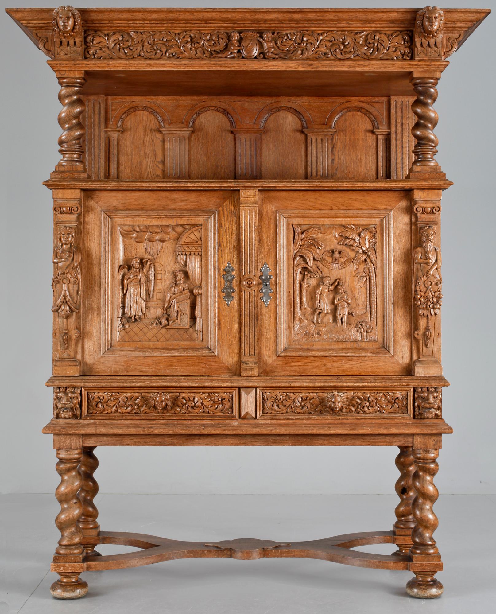 SKÅP, renässansstil, C.E. Jonsson möbelfabrik, Stockholm, 1900-talets början.