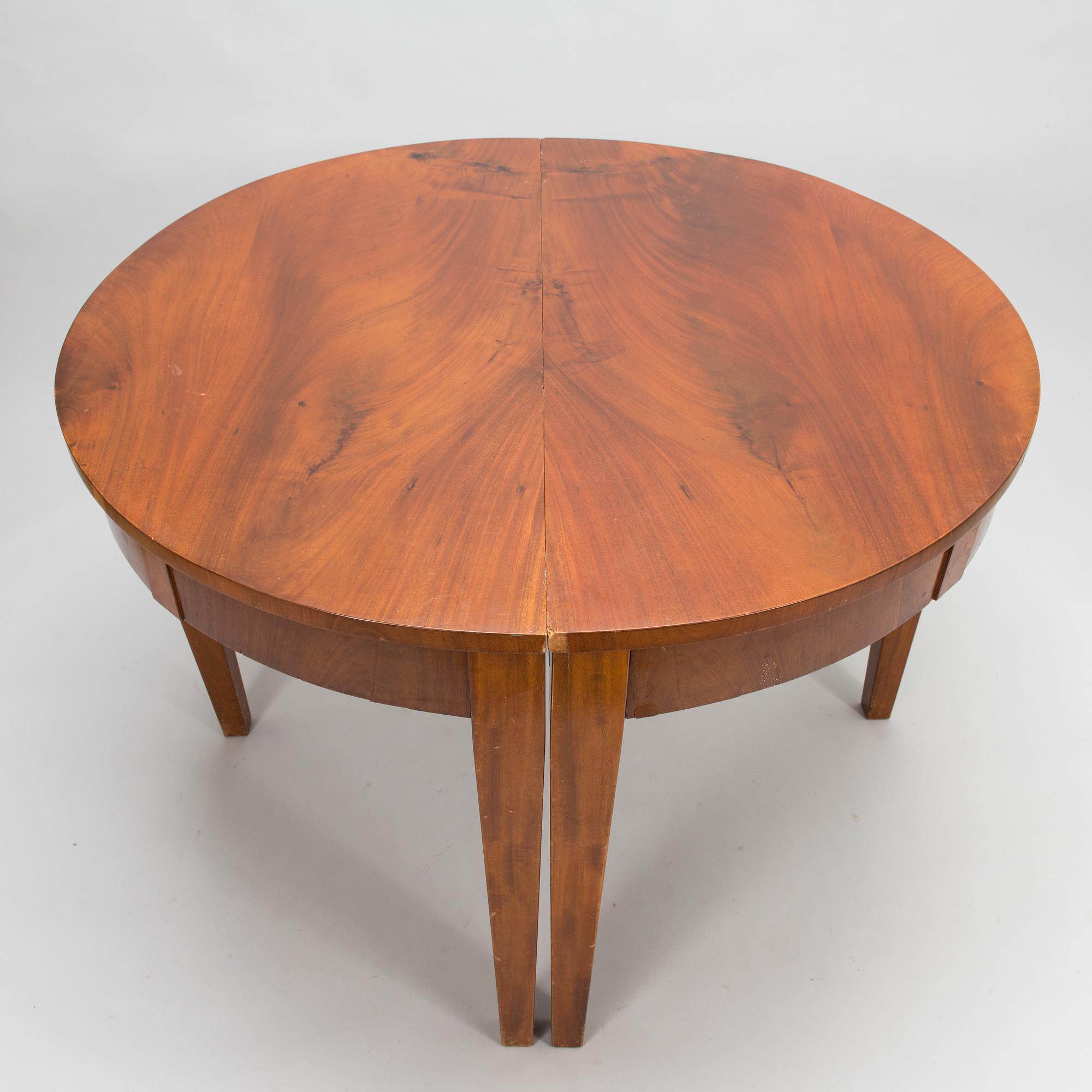 HALVMÅNEBORD, 2 st, Ryssland, 1800-talets första hälft.