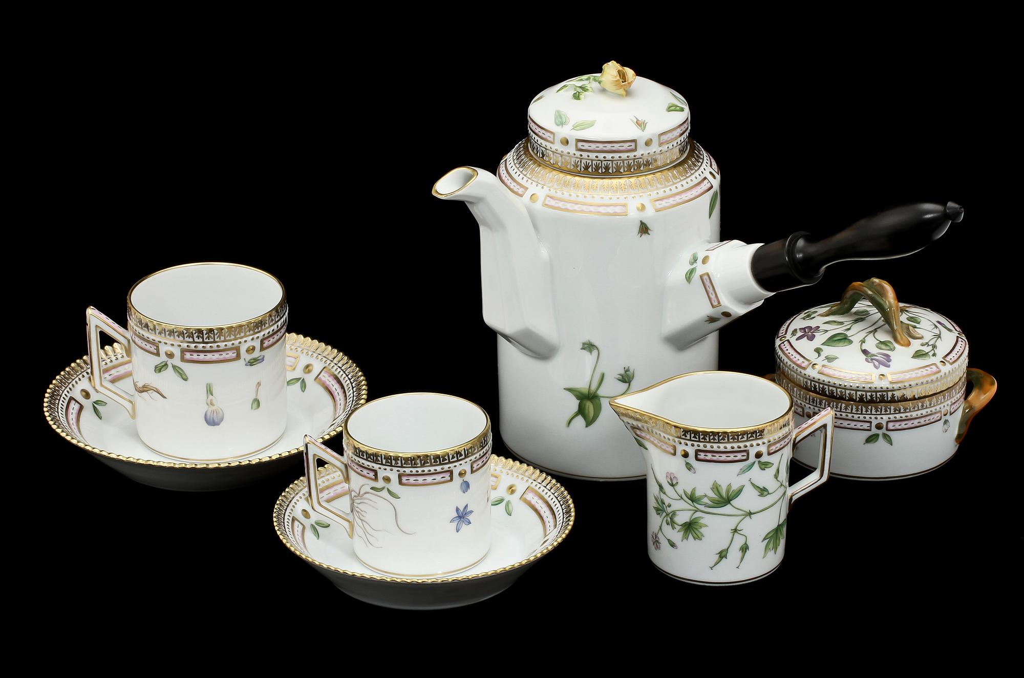 SERVISDELAR, 8 st, porslin, "Flora Danica", Royal Copenhagen, omkring 1900-talets mitt.