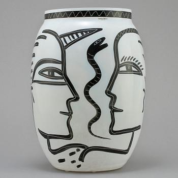 VAS, glas, Ulrica Hydman-Vallien, Kosta Boda, 1900-talets fjärde kvartal.