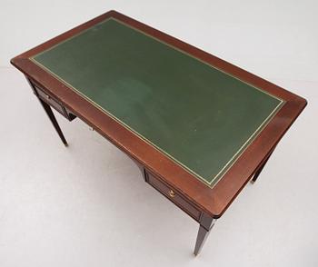 SKRIVBORD, gustaviank stil, 1900-talets andra hälft.