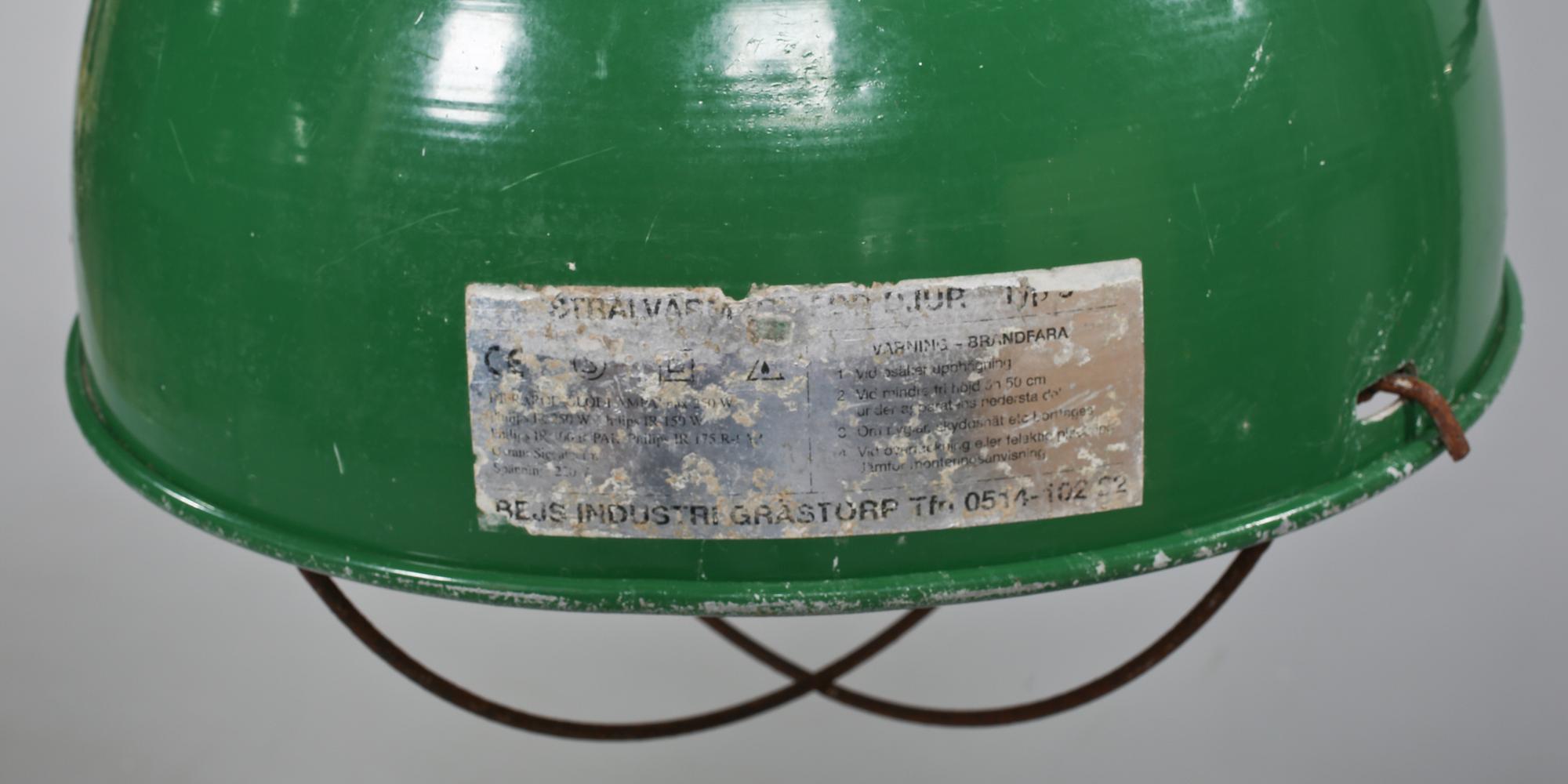 INDUSTRILAMPOR, 2 st snarlika 1900-talets andra hälft. Höjd ca 45-48 cm.