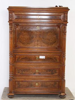 CHIFFONJE. Nyrenässans 1800-talets andra hälft.