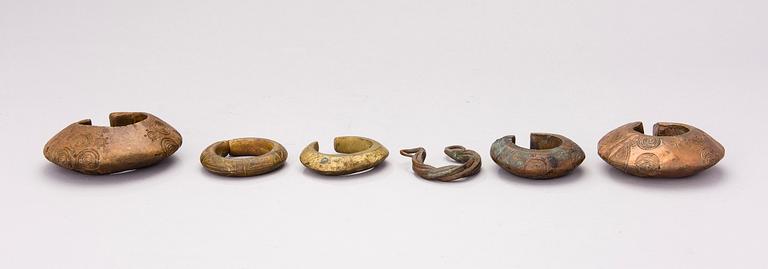 PARTI MYNT / ARMRINGAR, 6 st, kopparlegering, Nigeria 1900-tal.