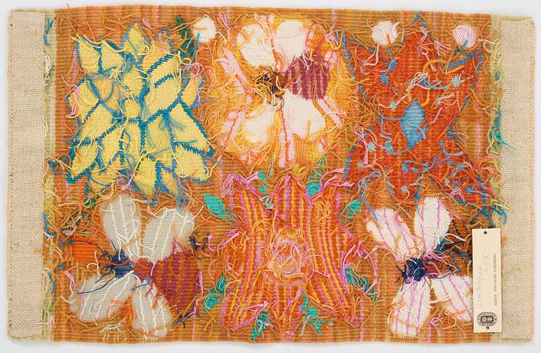 Ann-Mari Lindbom, gift Forsberg, A TEXTILE, "Bilöpare", a tapestry variant, ca 30,5 x 48,5 cm, signed AMF.