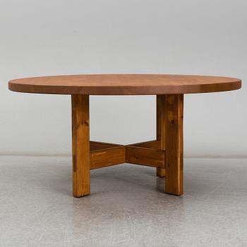 ROLAND WILHELMSSON, a pinewood dinner table, late 20th Century.