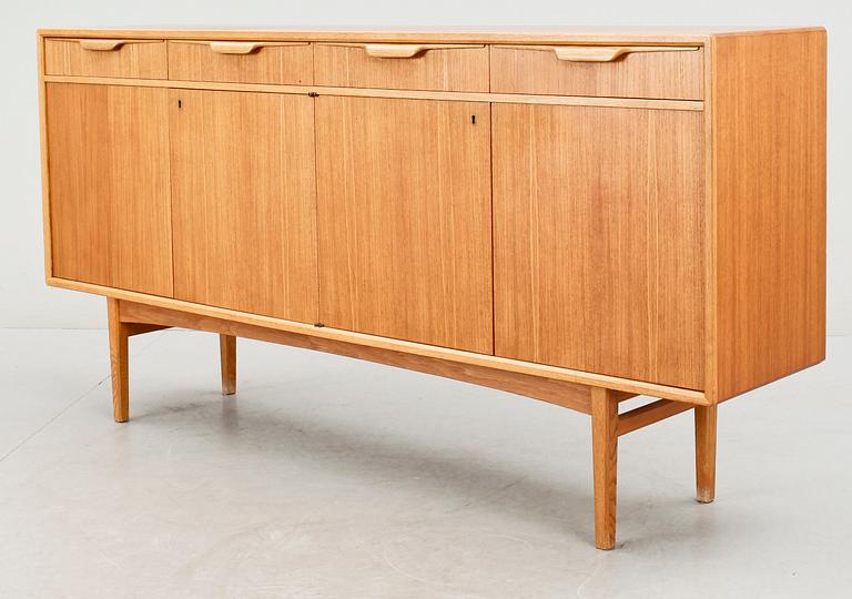 SIDEBOARD, Bertil Fridhagen, Bodafors, 1900-talets andra hälft.