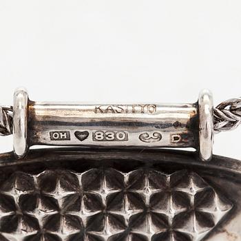 Saara Hopea, hänge i form av hjärta. Ossian Hopea, Borgå.