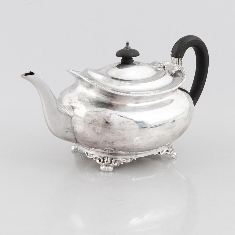 An English silver teapot, mark of Atkin Brothers, Sheffield 1895.