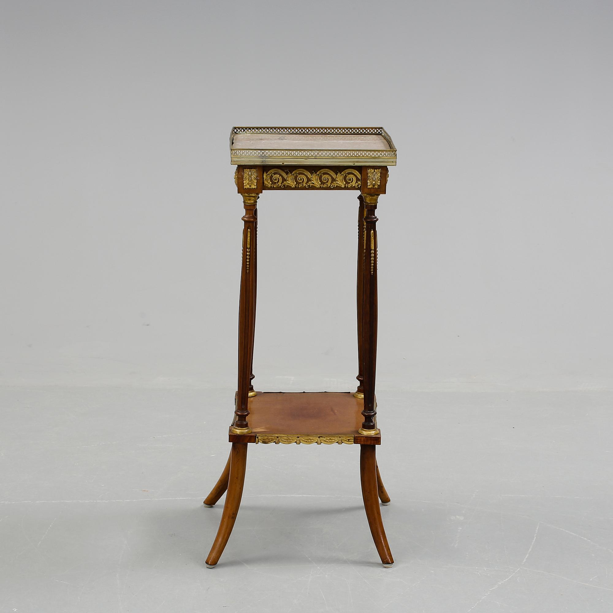 LAMPBORD, Louis XVI-stil, 1900-talets första hälft.
