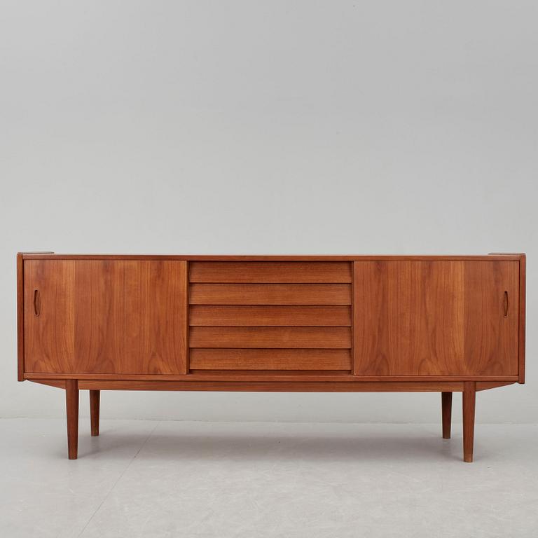 SIDEBOARD, Trio, Nils Jonsson Troeds Bjärnum ur serien "Bra Bohag", 1960.