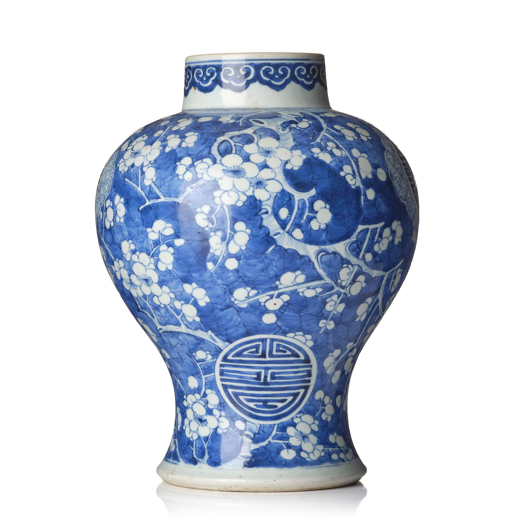 Vas, porslin. Qingdynastin, Kangxi (1662-1722).