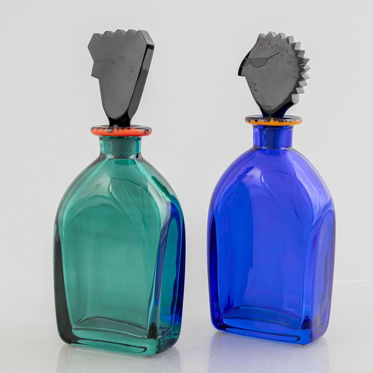 Erika Lagerbielke, a pair of decanters, Orrefors Gallery, 1988.