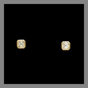 A PAIR OF EARRINGS, 18K gold, emerald cut diamonds. T. Tillander 2006. Weight ca 1.6 g in total.