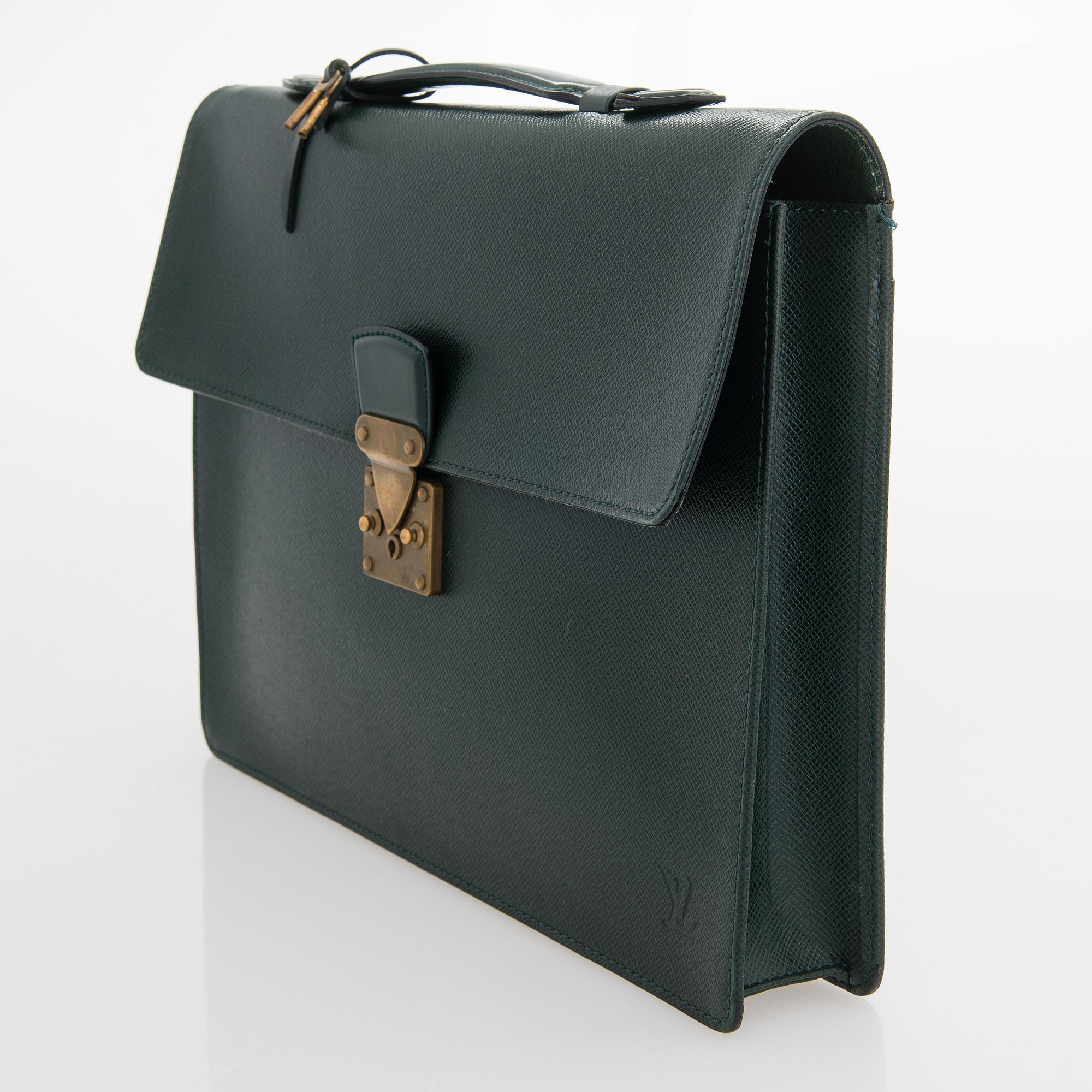 Louis Vuitton, A Taiga leather 'Minuto' Briefcase.