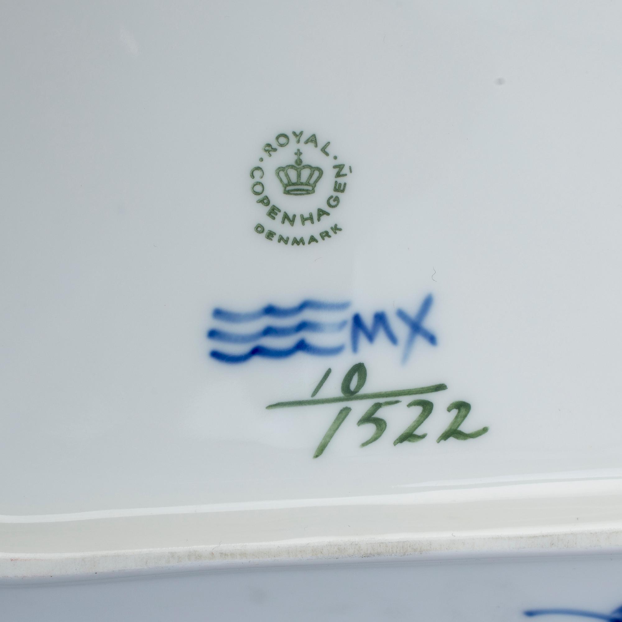 MATSERVIS, porslin, 88 delar, "Blå Blomst", Royal Copenhagen, Danmark.