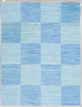A CARPET. "Schackrutan", flat weave with rags, Firma Svenskt Tenn. Ca 235 x 175 cm.