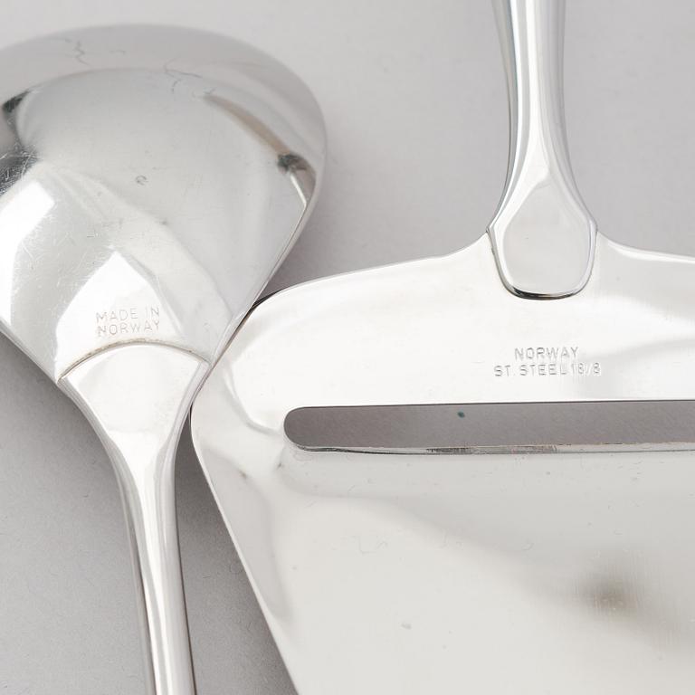 Bestickuppsättning, 38 dlr, silver, "Suomi"-serien, Kultateollisuus, Åbo 1975-93.