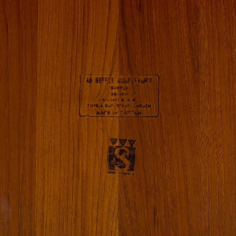 A teak sofa table by Tove and Edvard Kindt-Larsen for Seffle möbelfabrik 1950/60s.