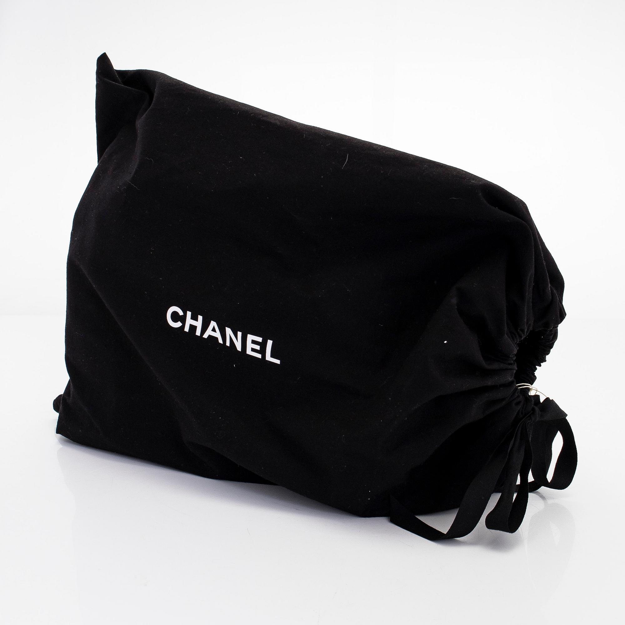 Chanel, bag, '19 Large Flap Bag'.
