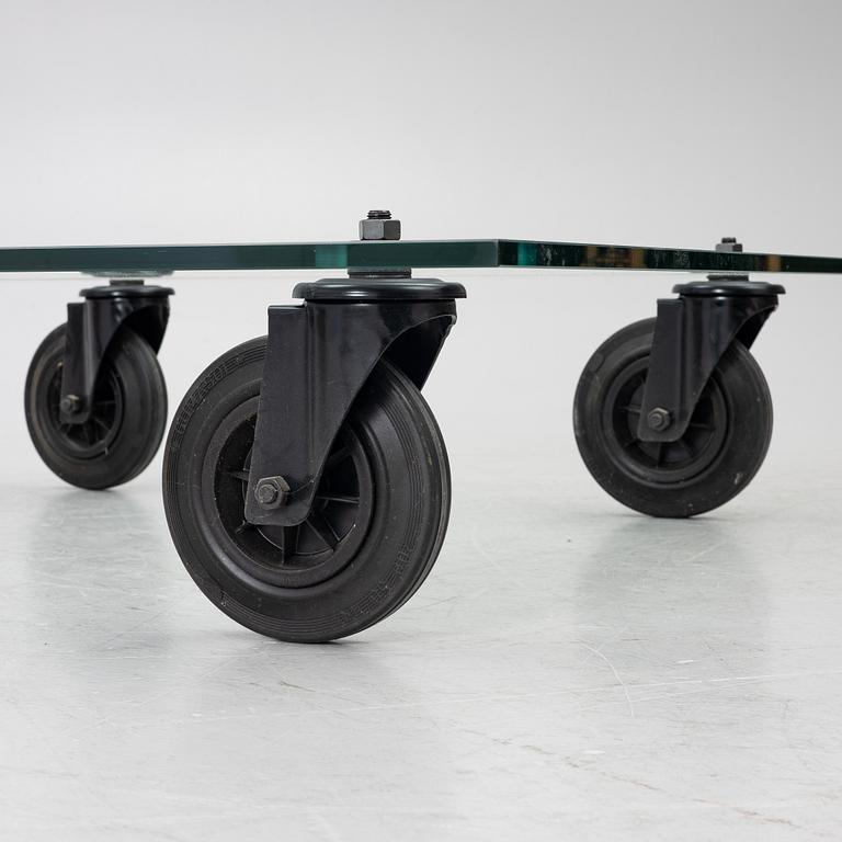 Gae Aulenti, coffee table, “Tavolo con Ruote”, Fontana Arte, Italy, late 20th/early 21st century.