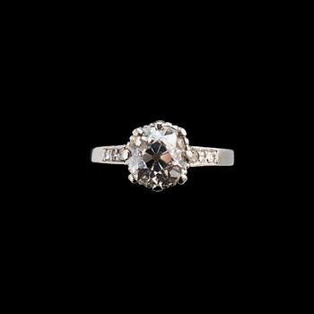 RING, antikslipad diamant 2.12 ct. Platina. Fahlström Stockholm 1954. Vikt 4,9 g.