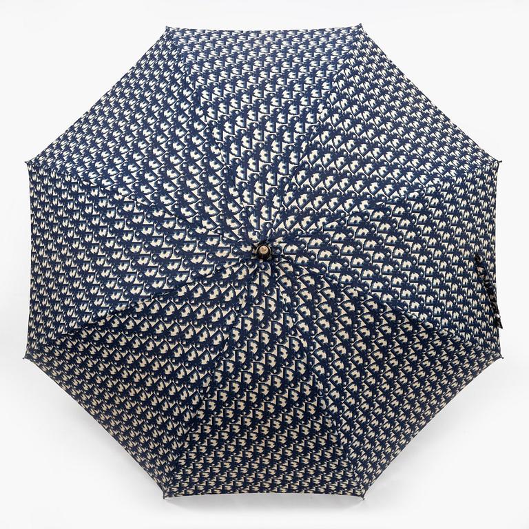 Christian Dior, an umbrella.