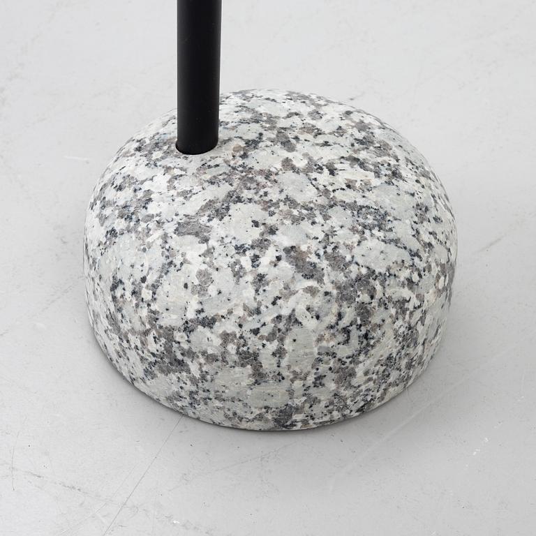 Shane Schneck, sidobord, 2 st, "Bowler", Hay.