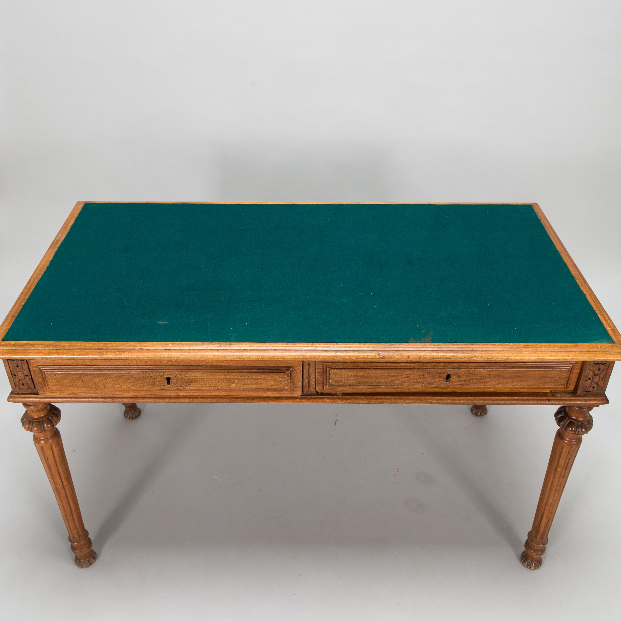 A desk in hardwood from turn of the century 1800/1900.