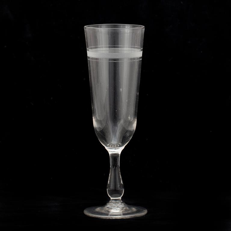 CHAMPAGNEGLAS, 21 st snarlika, 1900-talets första hälft.