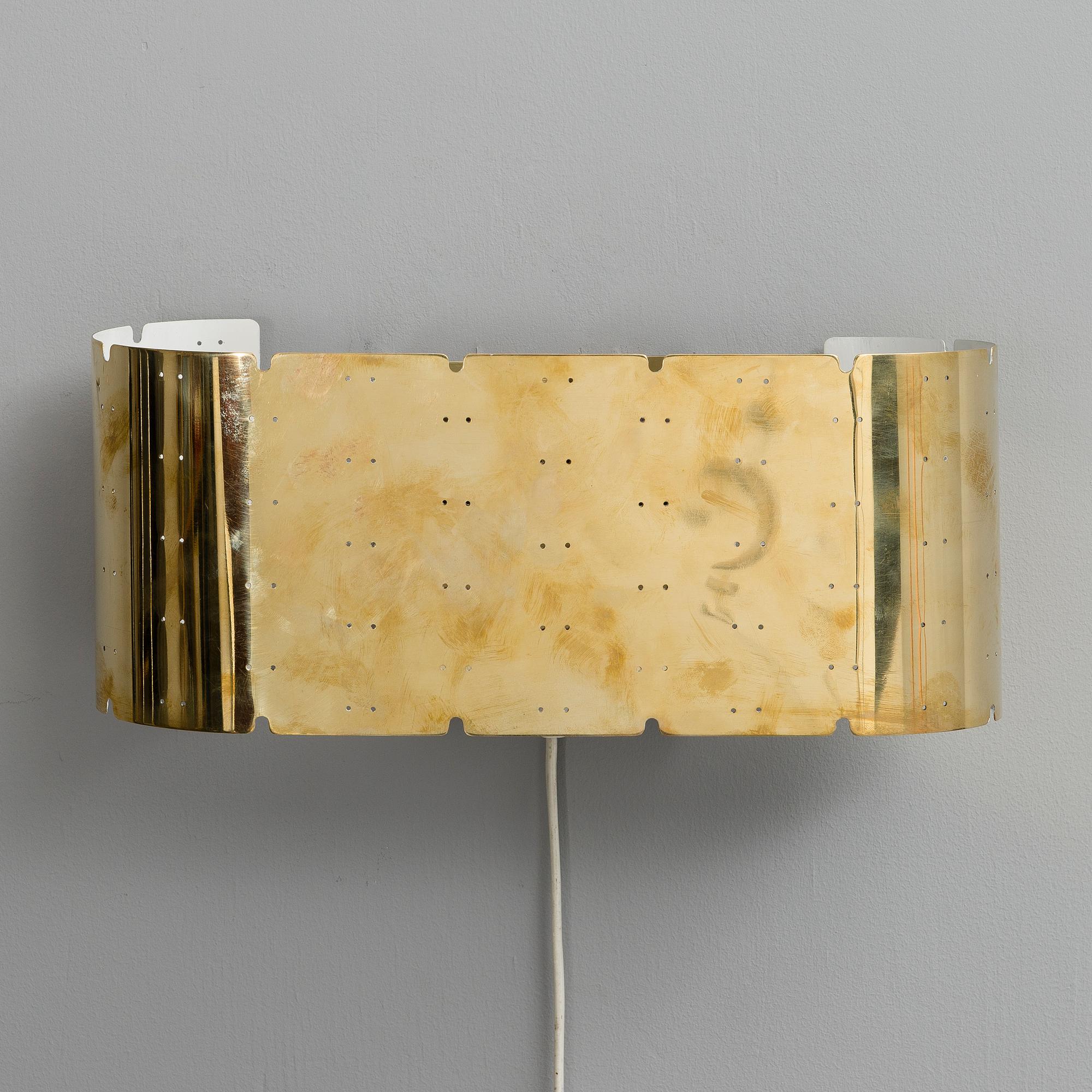 PAAVO TYNELL, VÄGGLAMPA, 9460. Tillverkare Oy Taito Ab, sent 1940-tal.