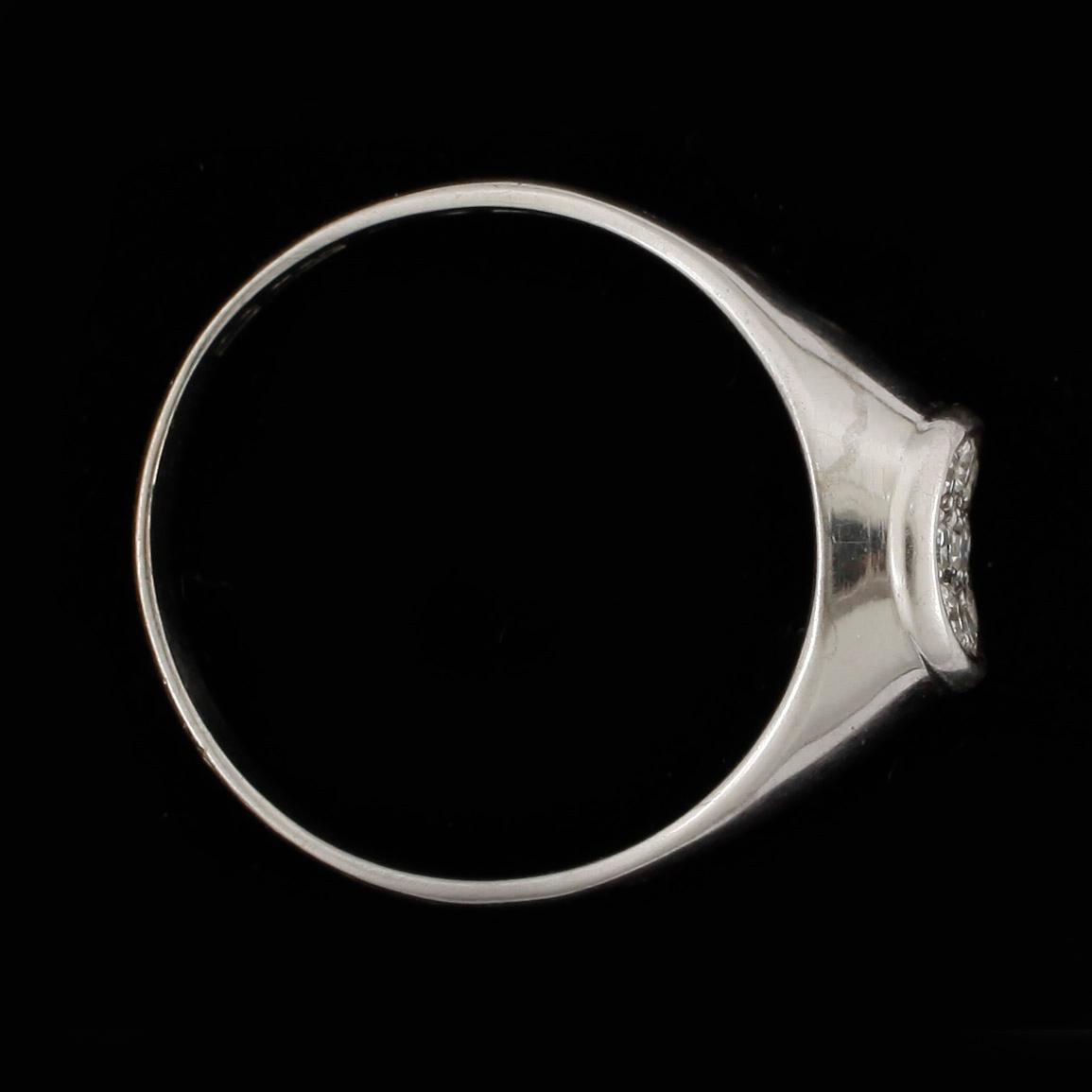 RING, 18k vitguld samt briljantslipade diamanter, tot 0,18 ct. Vikt ca 4 g.