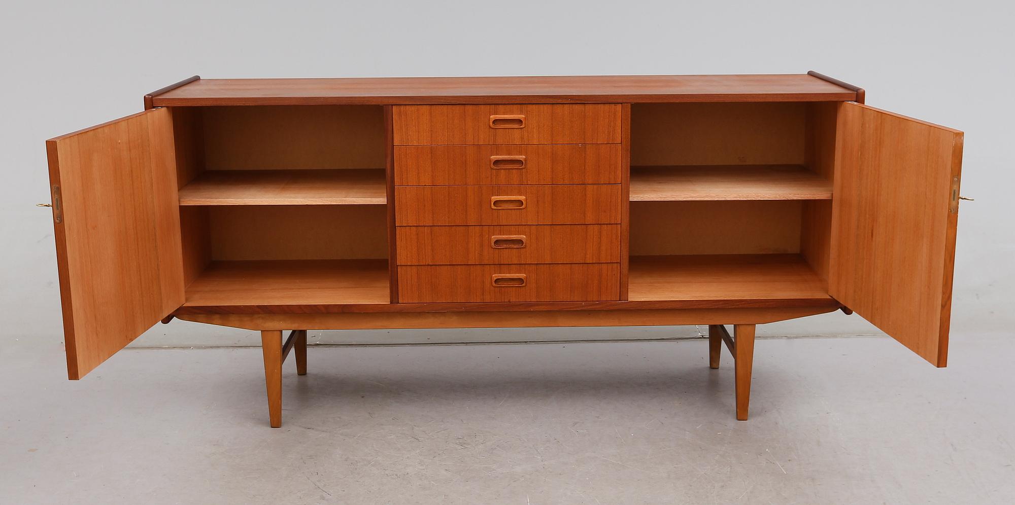 SIDEBOARD, 1900-talets andra hälft.