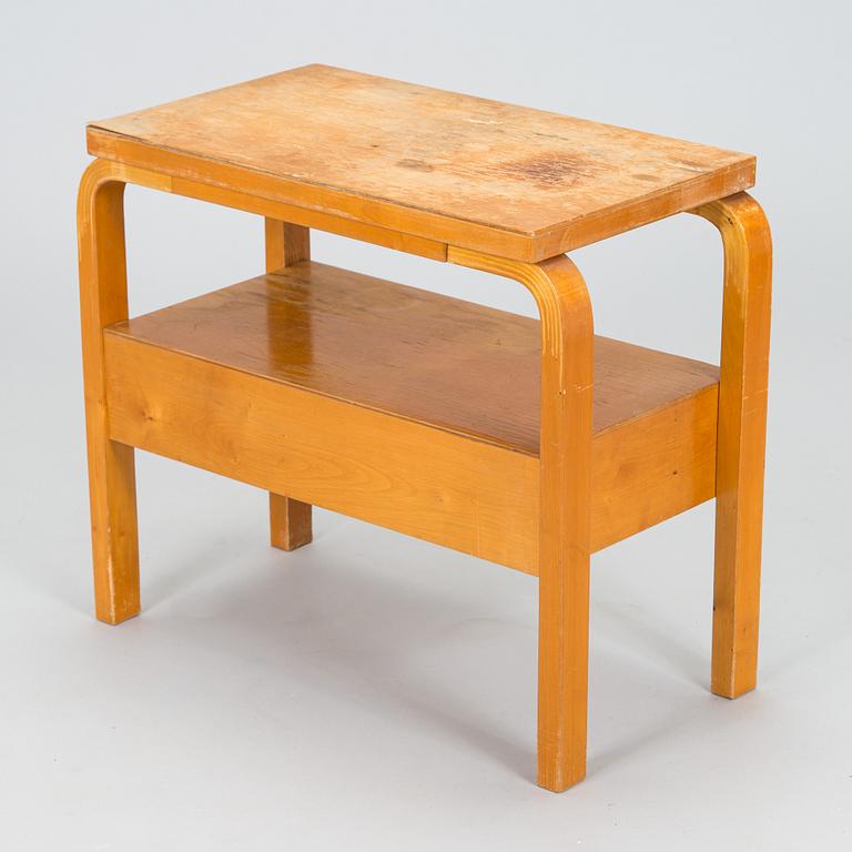 Alvar Aalto, bord / sidobord, modell 87, för O.Y. Huonekalu- ja Rakennustyötehdas A.B. tidigt 1950-tal.