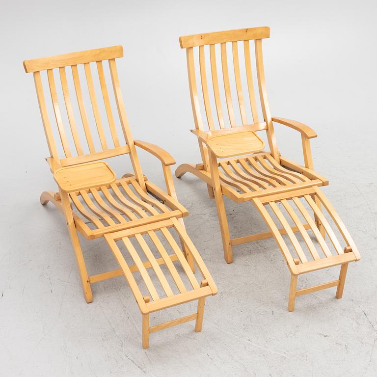 A pair of deck chairs, late 20th/ 21st century.