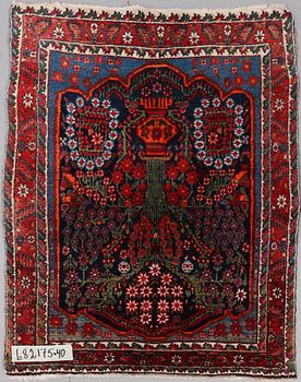 MATTA, orientalisk, old. Ca 110 x 88 cm.