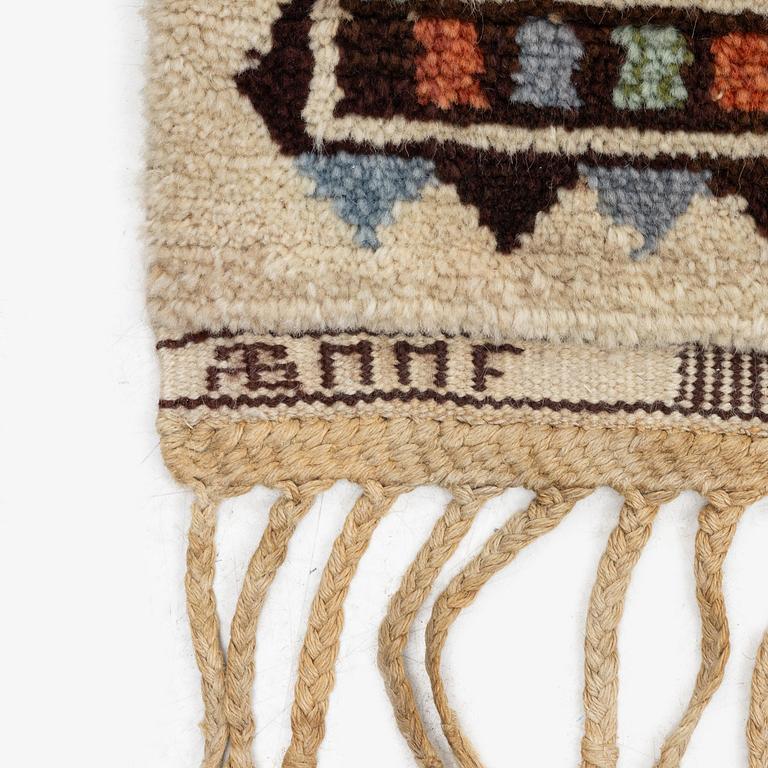 Märta Måås-Fjetterström, matta, "Ordspråksmattan" (Havamal), flossa, ca 341 x 223 cm, signerad AB MMF.