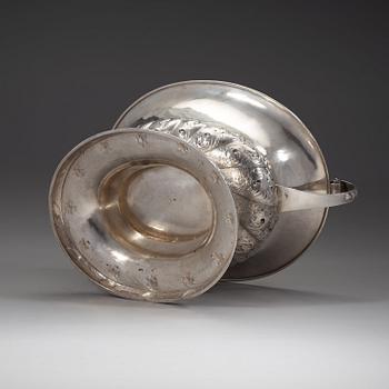 A K. Andersson Art Nouveau silver jardinière, Stockholm 1916.