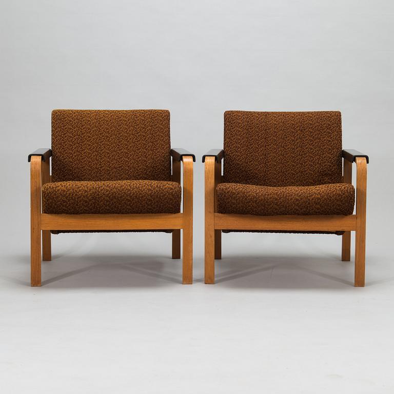 Risto Halme, a pair of 1960's '472' armchairs for Lahden Puukalusto.