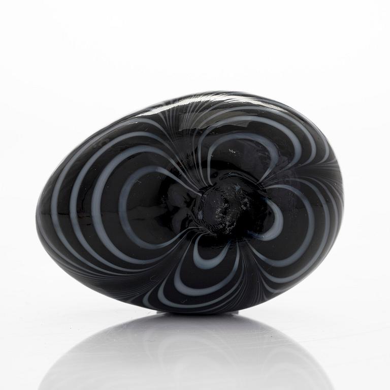 Oiva Toikka, glasägg, signerad O. Toikka Nuutajärvi.